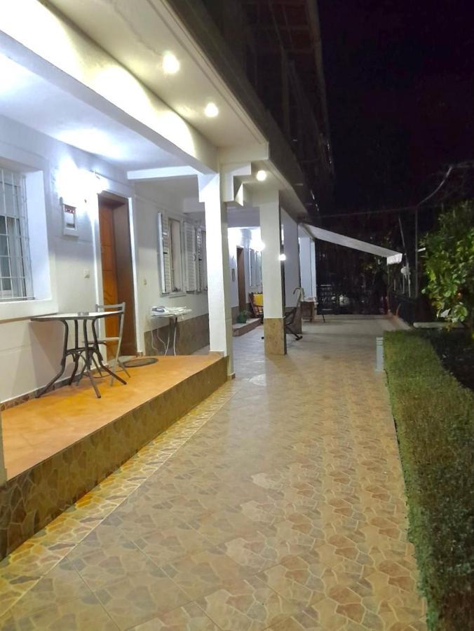 Отель Lida'S House Лукове Экстерьер фото