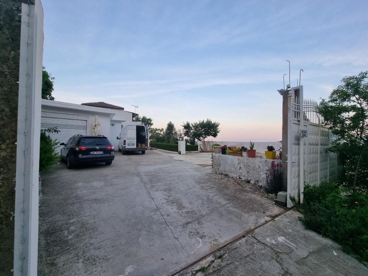 Отель Lida'S House Лукове Экстерьер фото