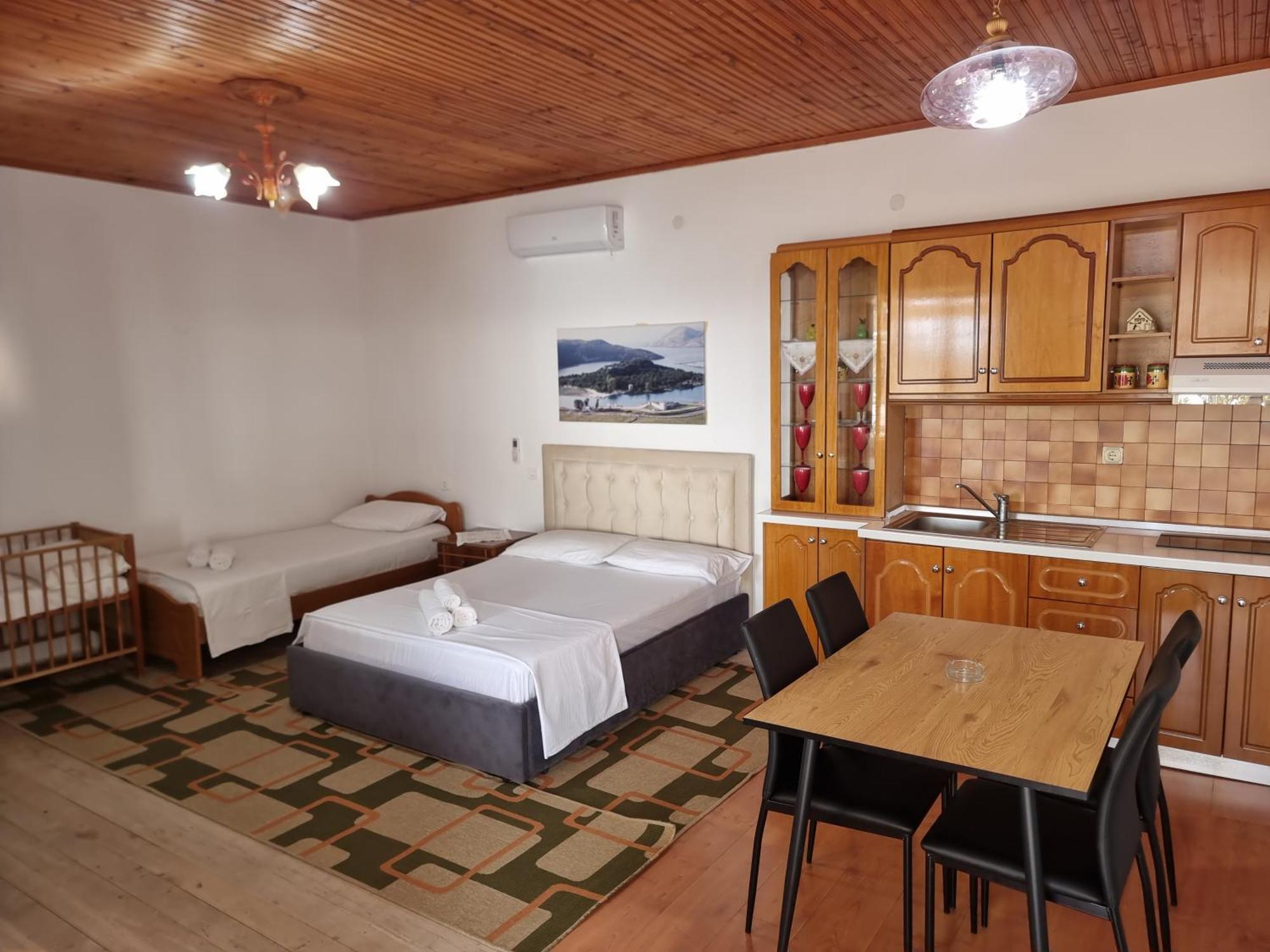 Отель Lida'S House Лукове Номер фото