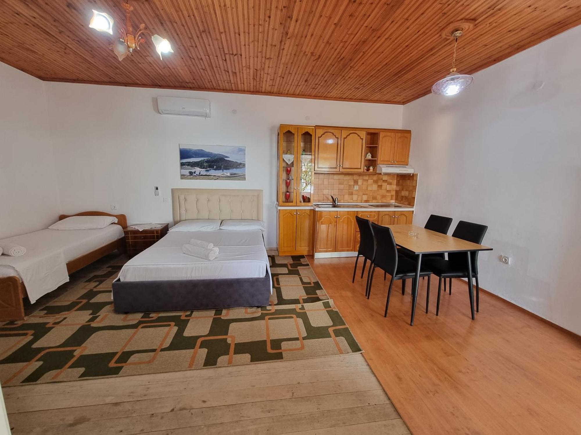 Отель Lida'S House Лукове Номер фото