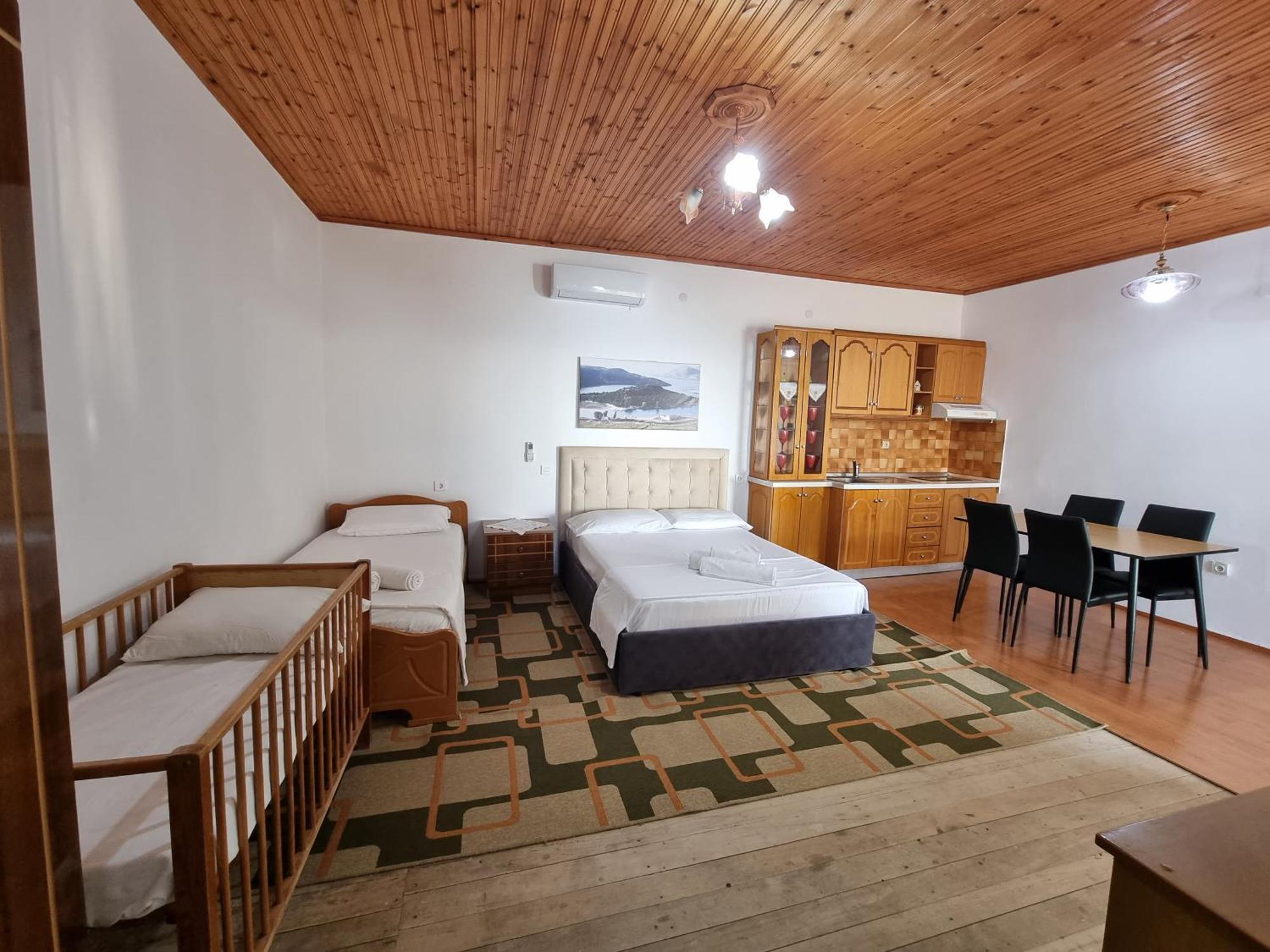Отель Lida'S House Лукове Номер фото
